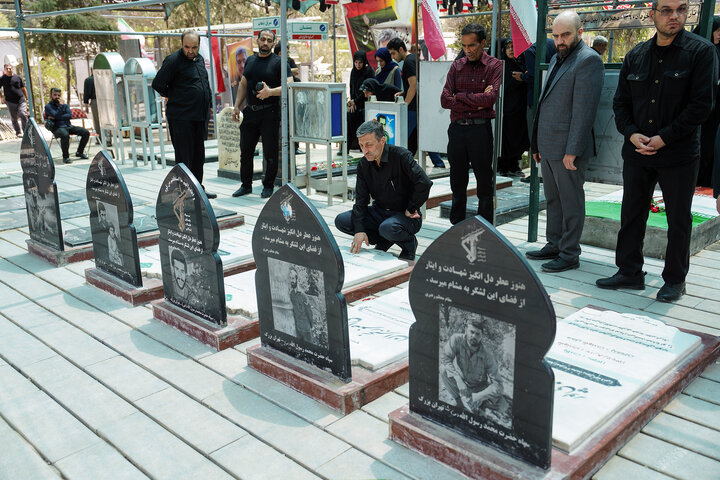 حضور رئیس ستاد اجرایی فرمان امام بر مزار شهدای حملات رژیم صهیونیستی
