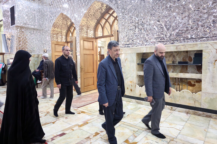 حضور رئیس ستاد اجرایی فرمان امام بر مزار شهدای حملات رژیم صهیونیستی