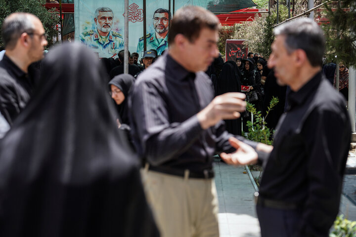 حضور رئیس ستاد اجرایی فرمان امام بر مزار شهدای حملات رژیم صهیونیستی