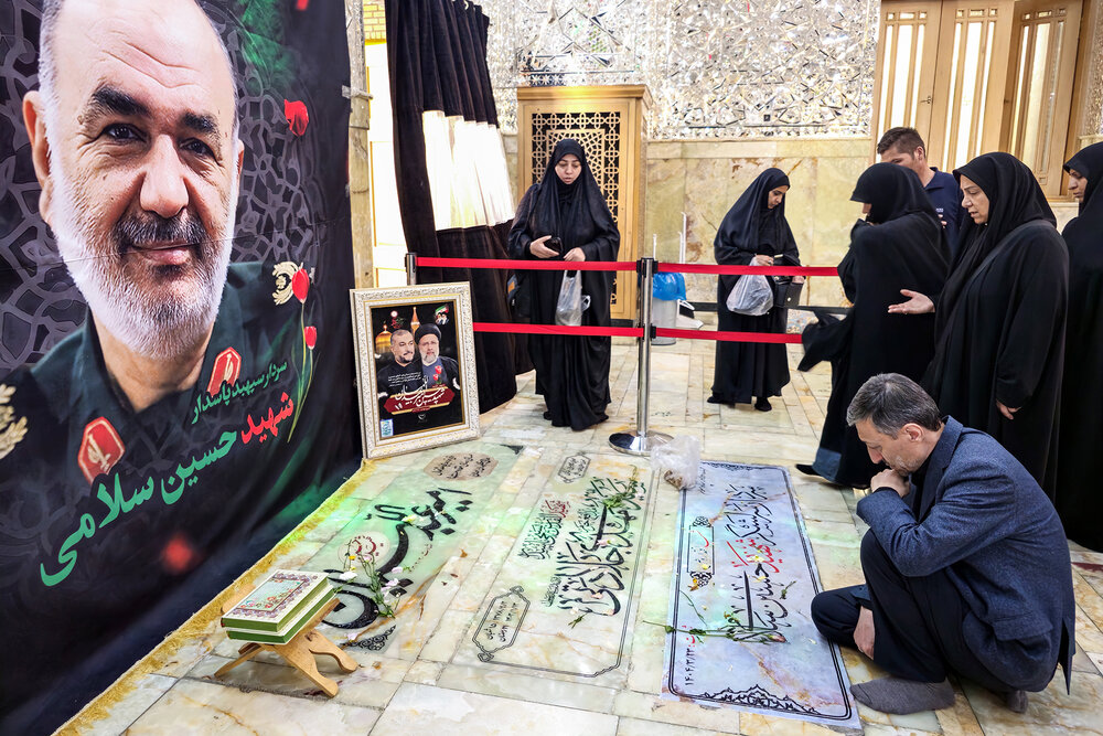 حضور رئیس ستاد اجرایی فرمان امام بر مزار شهدای حملات رژیم صهیونیستی