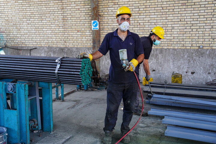 بازدید رئیس ستاد اجرایی فرمان امام از کارخانه سپنتای مرند