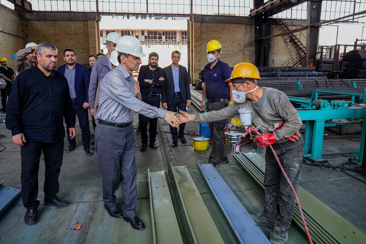 بازدید رئیس ستاد اجرایی فرمان امام از کارخانه سپنتای مرند