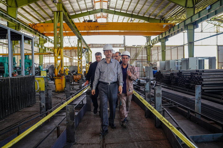 بازدید رئیس ستاد اجرایی فرمان امام از کارخانه سپنتای مرند