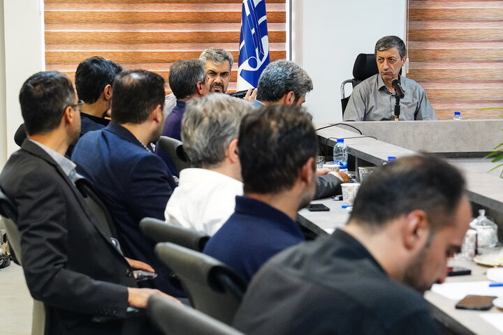 بازدید رئیس ستاد اجرایی فرمان امام از کارخانه سپنتای مرند