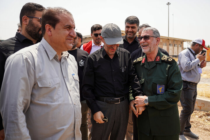 بازدید فتاح از روند خدمت‌رسانی ستاد اجرایی فرمان امام در مرز مهران