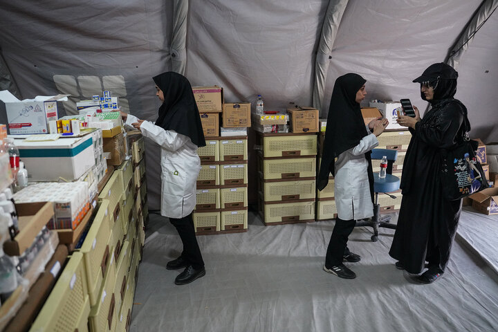 بازدید فتاح از روند خدمت‌رسانی ستاد اجرایی فرمان امام در مرز مهران