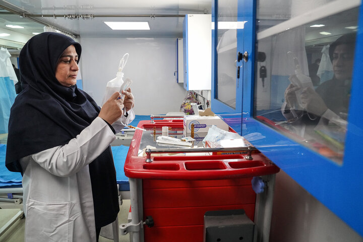 بازدید فتاح از روند خدمت‌رسانی ستاد اجرایی فرمان امام در مرز مهران