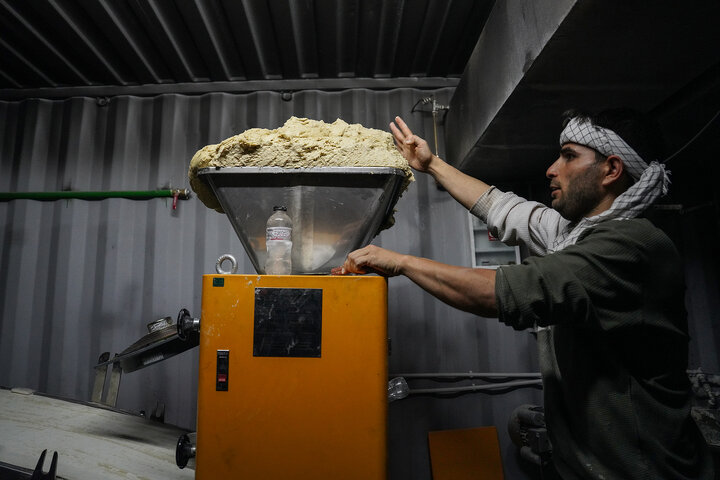 بازدید فتاح از روند خدمت‌رسانی ستاد اجرایی فرمان امام در مرز مهران