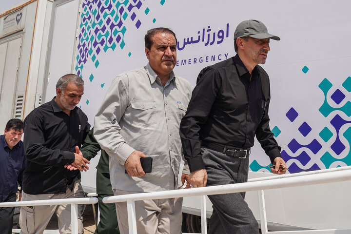 بازدید فتاح از روند خدمت‌رسانی ستاد اجرایی فرمان امام در مرز مهران