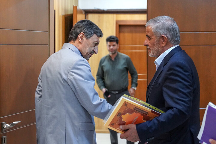 دیدار محمدصالح جوکار نماینده مردم یزد و اشکذر در مجلس شورای اسلامی با رئیس ستاد اجرایی فرمان امام