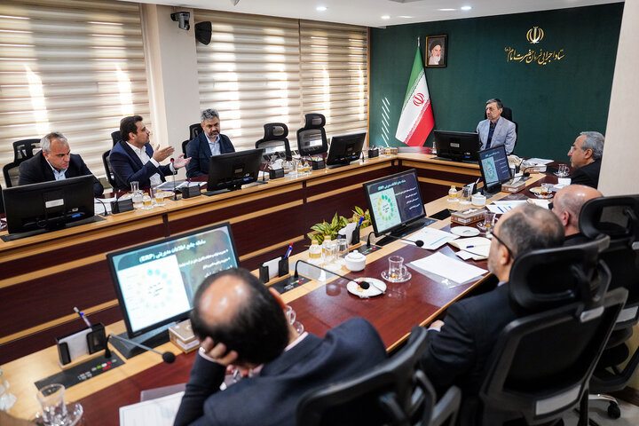 بررسی عملکرد شرکت فولاد شهید جهان‌آرا