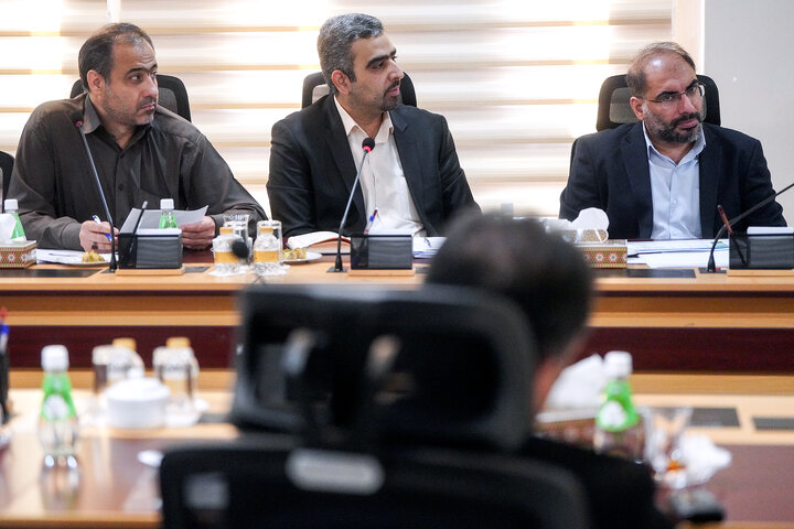 بررسی عملکرد شرکت‌های تولید نیروی برق آبادان و اروند