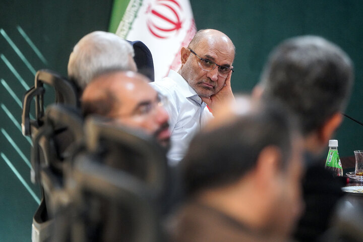 بررسی عملکرد شرکت‌های تولید نیروی برق آبادان و اروند