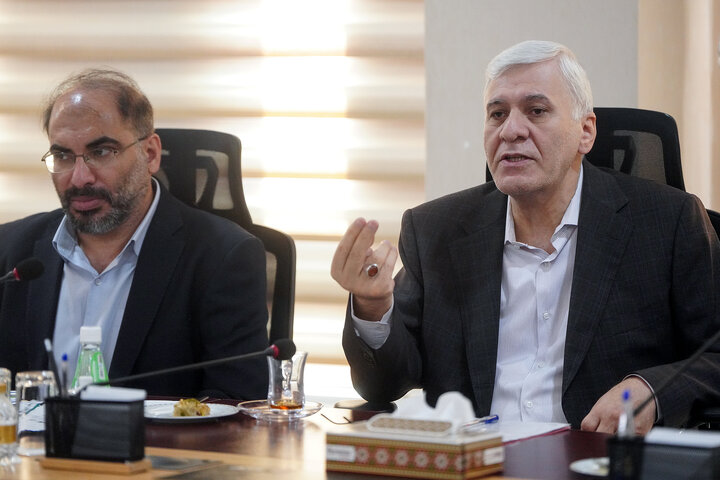 بررسی عملکرد شرکت‌های تولید نیروی برق آبادان و اروند