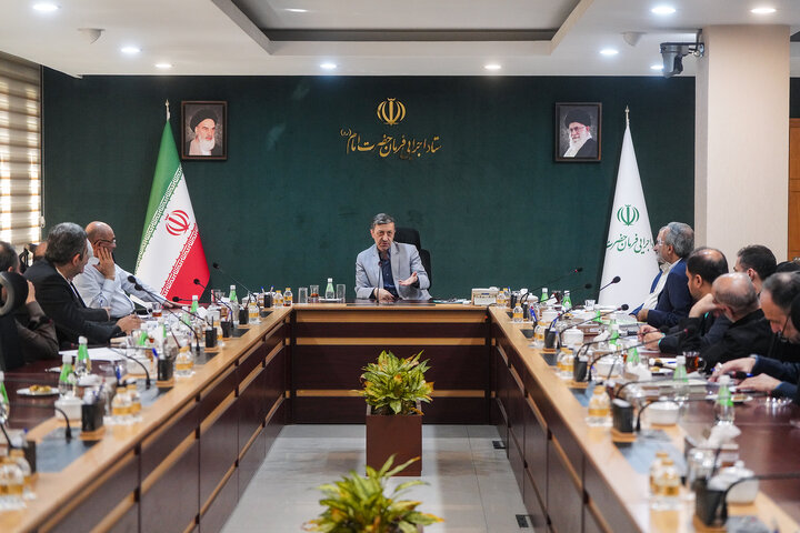 بررسی عملکرد شرکت‌های تولید نیروی برق آبادان و اروند