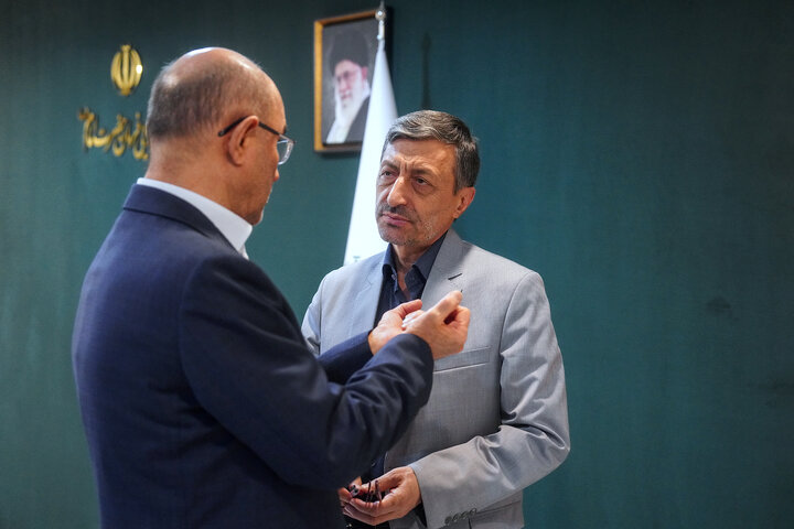 بررسی عملکرد شرکت‌های تولید نیروی برق آبادان و اروند