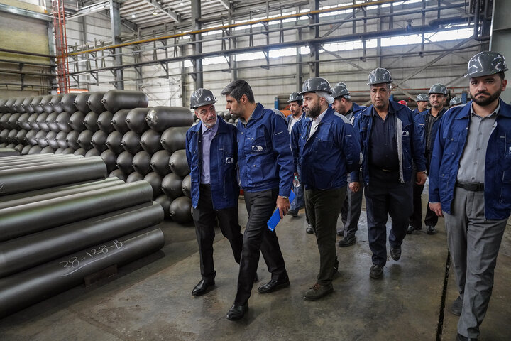 بازدید رئیس ستاد اجرایی فرمان امام از کارخانه پارس ام.سی.اس اصفهان