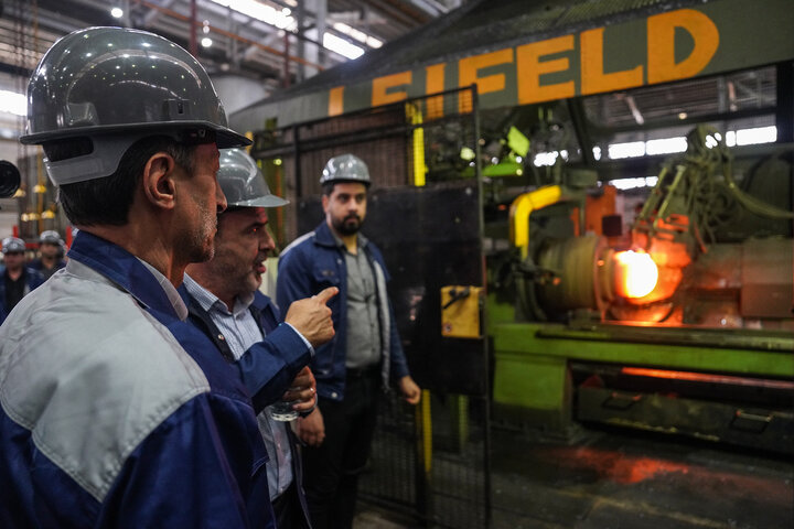 بازدید رئیس ستاد اجرایی فرمان امام از کارخانه پارس ام.سی.اس اصفهان