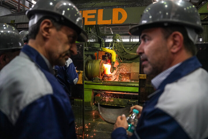 بازدید رئیس ستاد اجرایی فرمان امام از کارخانه پارس ام.سی.اس اصفهان