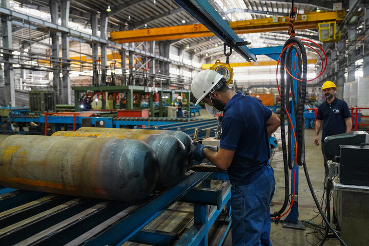 بازدید رئیس ستاد اجرایی فرمان امام از کارخانه پارس ام.سی.اس اصفهان