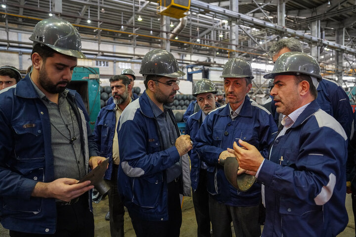 بازدید رئیس ستاد اجرایی فرمان امام از کارخانه پارس ام.سی.اس اصفهان