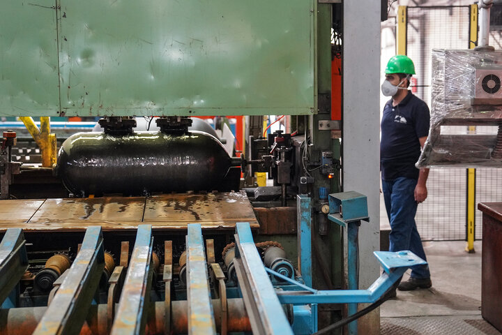 بازدید رئیس ستاد اجرایی فرمان امام از کارخانه پارس ام.سی.اس اصفهان