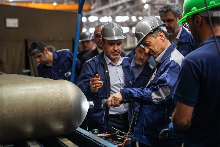 بازدید رئیس ستاد اجرایی فرمان امام از کارخانه پارس ام.سی.اس اصفهان