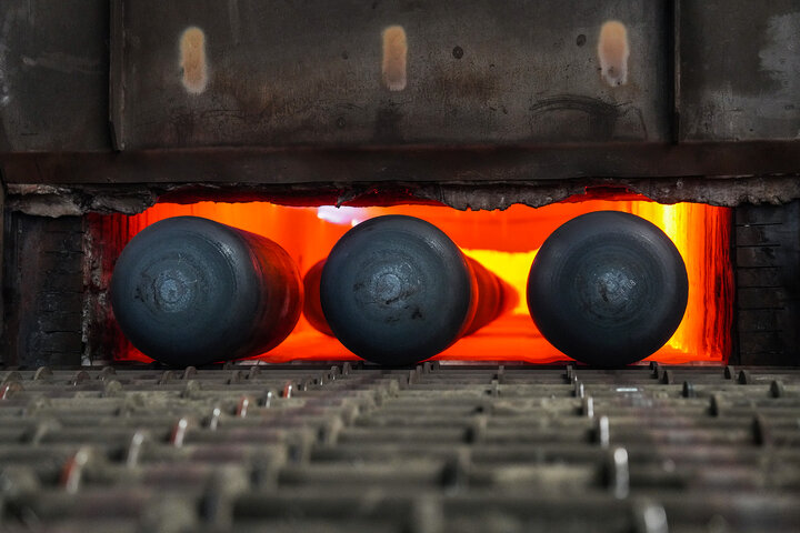 بازدید رئیس ستاد اجرایی فرمان امام از کارخانه پارس ام.سی.اس اصفهان