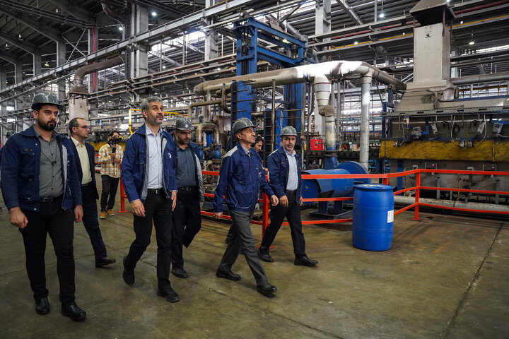 بازدید رئیس ستاد اجرایی فرمان امام از کارخانه پارس ام.سی.اس اصفهان