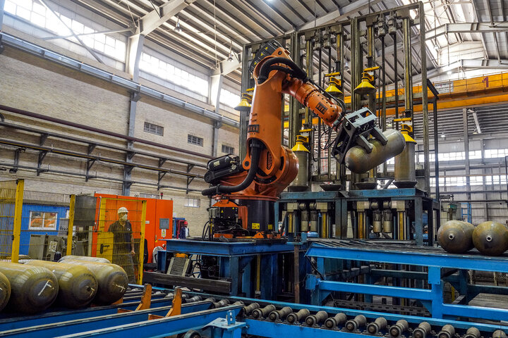 بازدید رئیس ستاد اجرایی فرمان امام از کارخانه پارس ام.سی.اس اصفهان