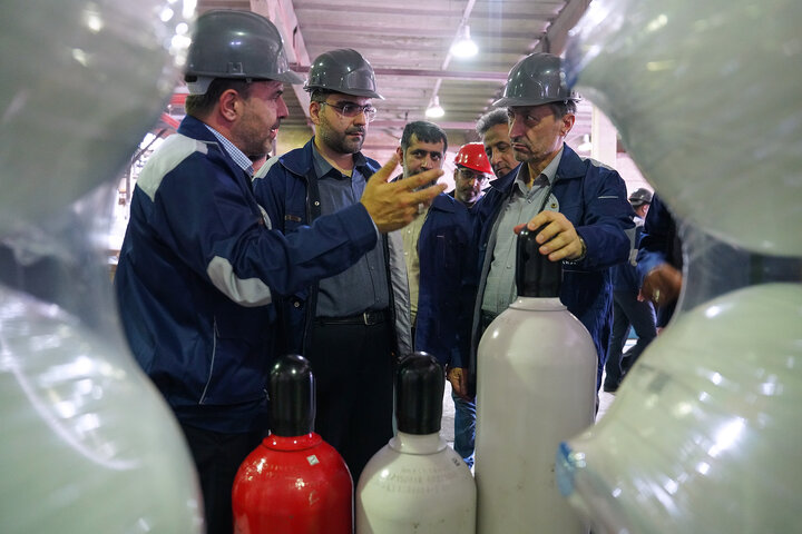 نگاه/ روایتی متفاوت از بازدید رئیس ستاد اجرایی فرمان امام از شرکت پارس ام.سی.اس