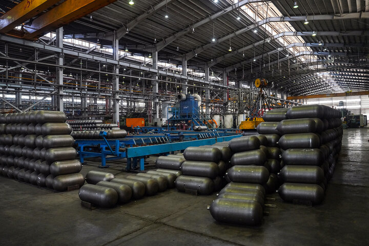 بازدید رئیس ستاد اجرایی فرمان امام از کارخانه پارس ام.سی.اس اصفهان