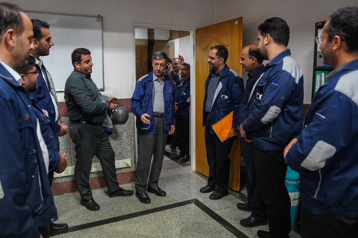 بازدید رئیس ستاد اجرایی فرمان امام از کارخانه پارس ام.سی.اس اصفهان