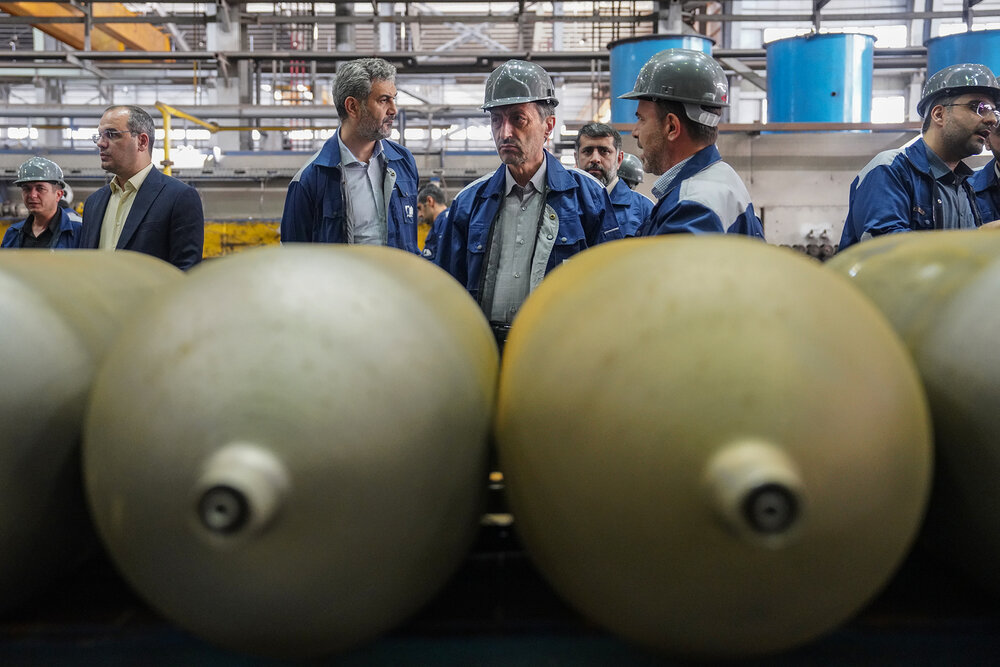 بازدید رئیس ستاد اجرایی فرمان امام از کارخانه پارس ام.سی.اس اصفهان