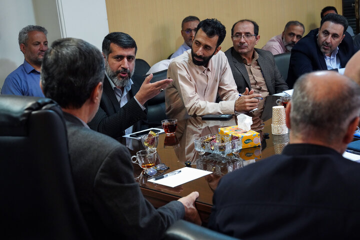 جلسه سید پرویز فتاح رئیس ستاد اجرایی فرمان امام با مدیران ستاد اجرایی فرمان امام در استان اصفهان