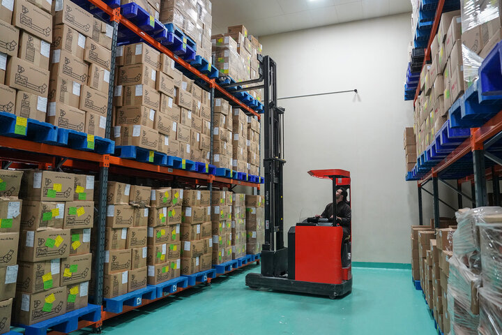 بازدید رئیس ستاد اجرایی فرمان امام از کارخانه داروسازی ریحانه اصفهان