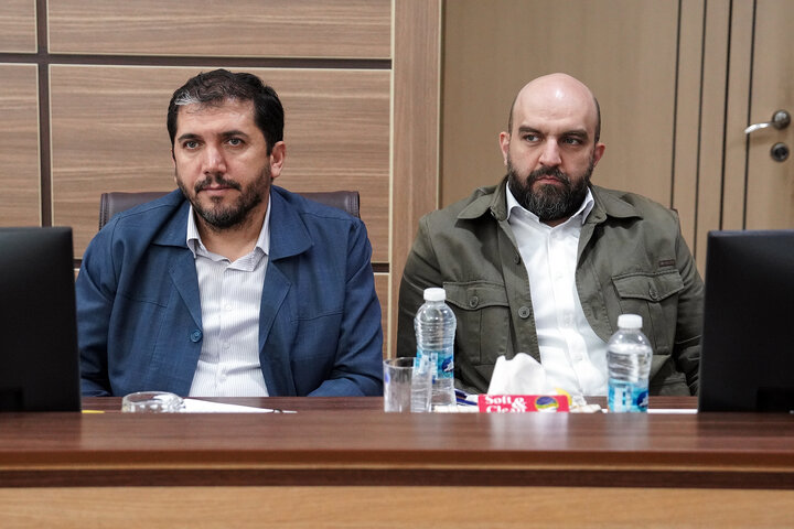 بازدید رئیس ستاد اجرایی فرمان امام از کارخانه داروسازی ریحانه اصفهان