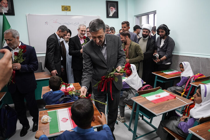 جشن پایان مدارس کانکسی ایران با حضور رئیس ستاد اجرایی فرمان امام و وزیر آموزش و پرورش