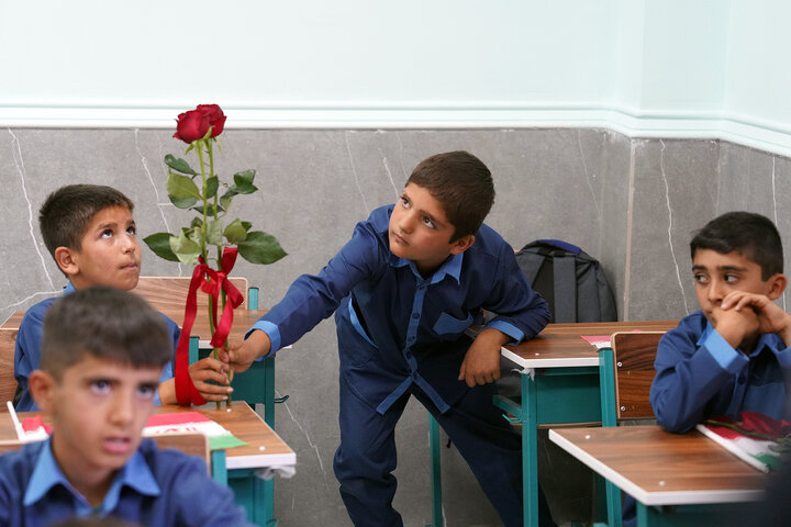 جشن پایان مدارس کانکسی ایران با حضور رئیس ستاد اجرایی فرمان امام و وزیر آموزش و پرورش