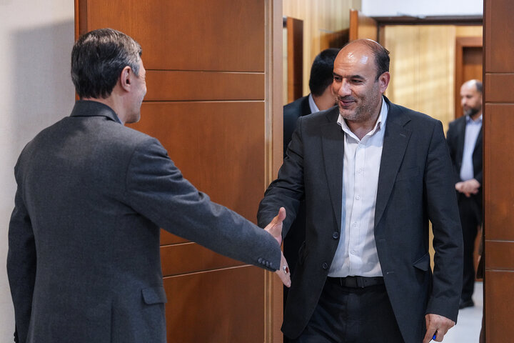 دیدار علیرضا نثاری نماینده مردم نهاوند در مجلس شورای اسلامی با رئیس ستاد اجرایی فرمان امام