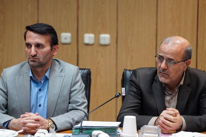 توسعه عدالت آموزشی و تجهیز مدارس با امضای دو تفاهم‌نامه مشترک