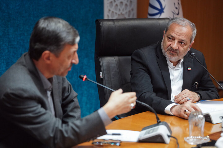 توسعه عدالت آموزشی و تجهیز مدارس با امضای دو تفاهم‌نامه مشترک