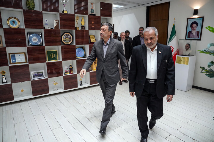 توسعه عدالت آموزشی و تجهیز مدارس با امضای دو تفاهم‌نامه مشترک