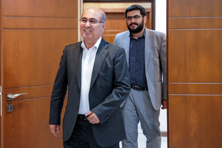 دیدار غلامرضا دهقان ناصرآبادی نماینده مردم کازرون در مجلس شورای اسلامی با رئیس ستاد اجرایی فرمان امام