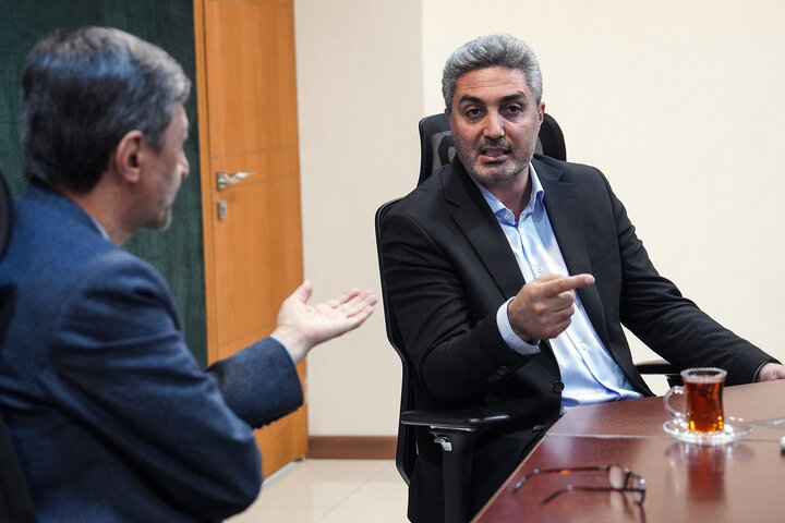 دیدار حاکم ممکان نماینده مردم ارومیه در مجلس شورای اسلامی با رئیس ستاد اجرایی فرمان امام