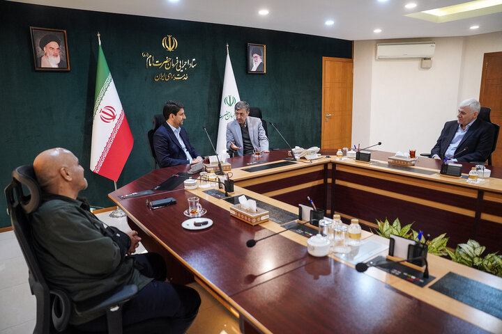 دیدار وزیر ارتباطات و فناوری اطلاعات با رئیس ستاد اجرایی فرمان امام