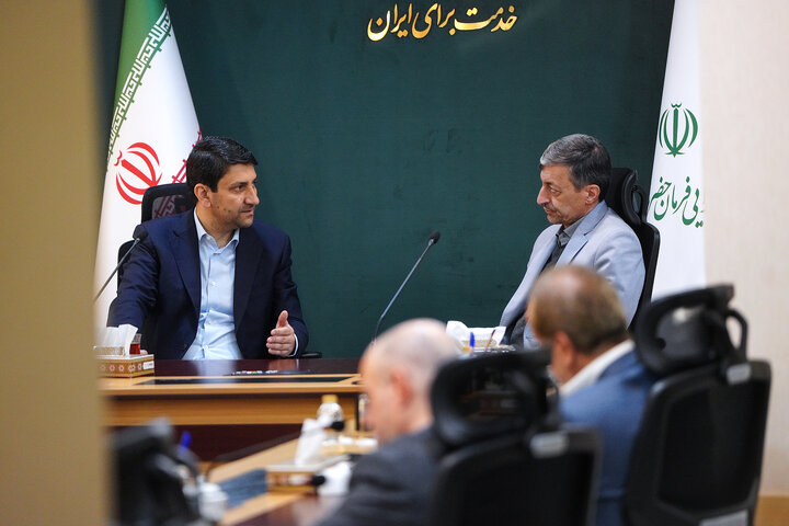 دیدار وزیر ارتباطات و فناوری اطلاعات با رئیس ستاد اجرایی فرمان امام