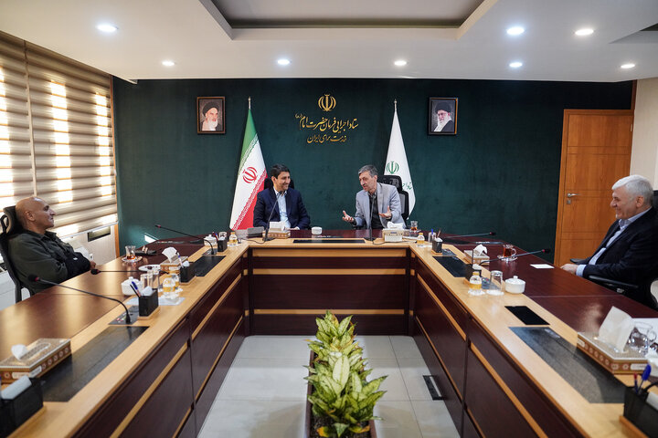 دیدار وزیر ارتباطات و فناوری اطلاعات با رئیس ستاد اجرایی فرمان امام