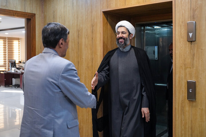 دیدار نماینده مقام معظم رهبری در دانشگاه‌ها  با رئیس ستاد اجرایی فرمان امام