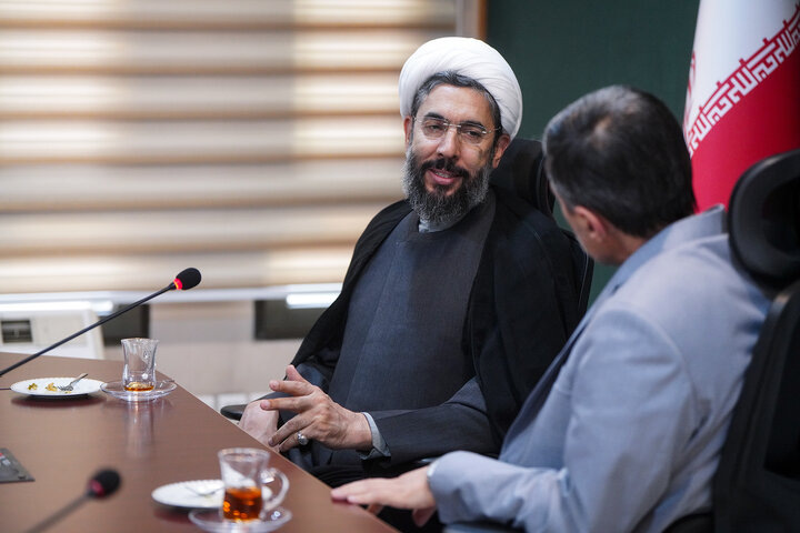 دیدار نماینده مقام معظم رهبری در دانشگاه‌ها  با رئیس ستاد اجرایی فرمان امام